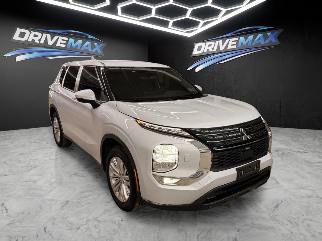 Used 2022 Mitsubishi Outlander ES AWD/4WD image 3