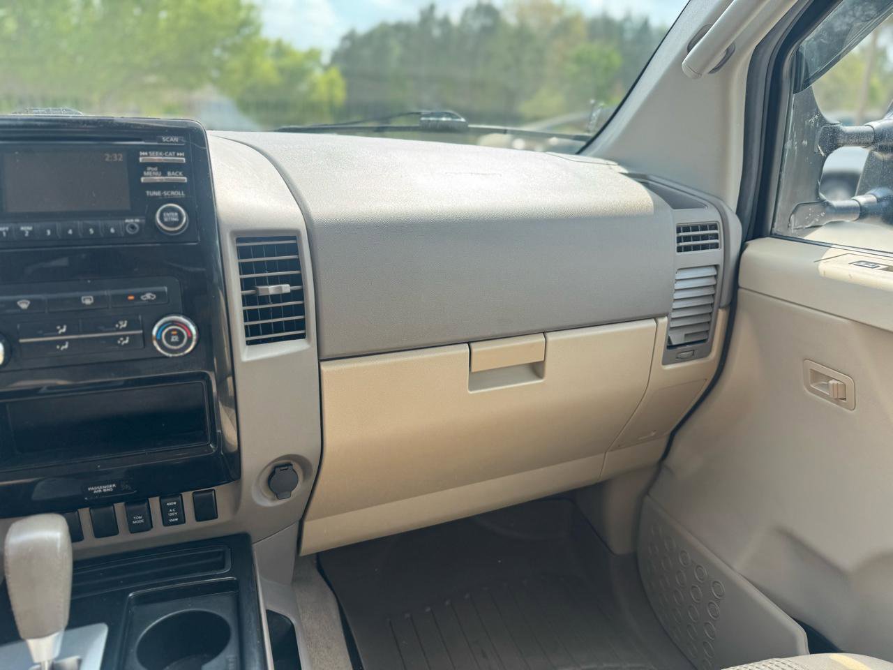 Used 2013 Nissan Titan SV w/ SV Value Truck Pkg image 38