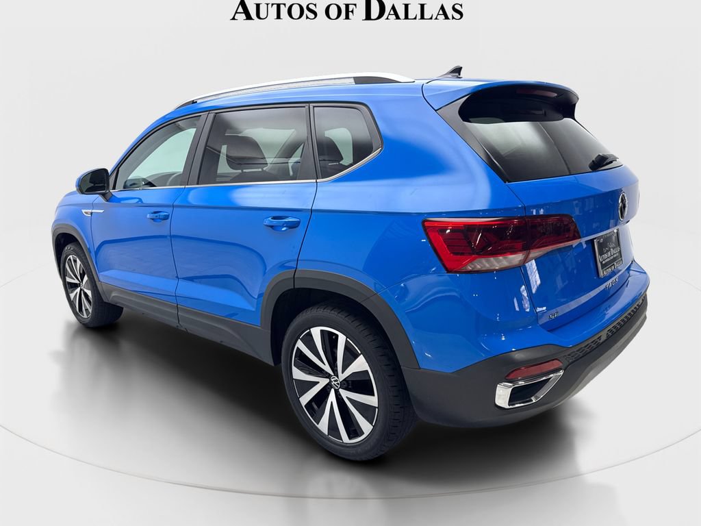 Used 2022 Volkswagen Taos SE w/ Panoramic Sunroof Package AWD/4WD image 9