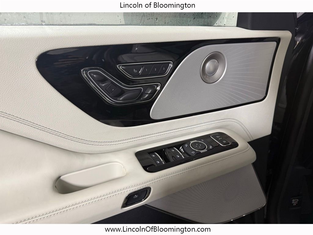 New 2026 Lincoln Aviator Black Label w/ Jet Appearance Package AWD/4WD image 17