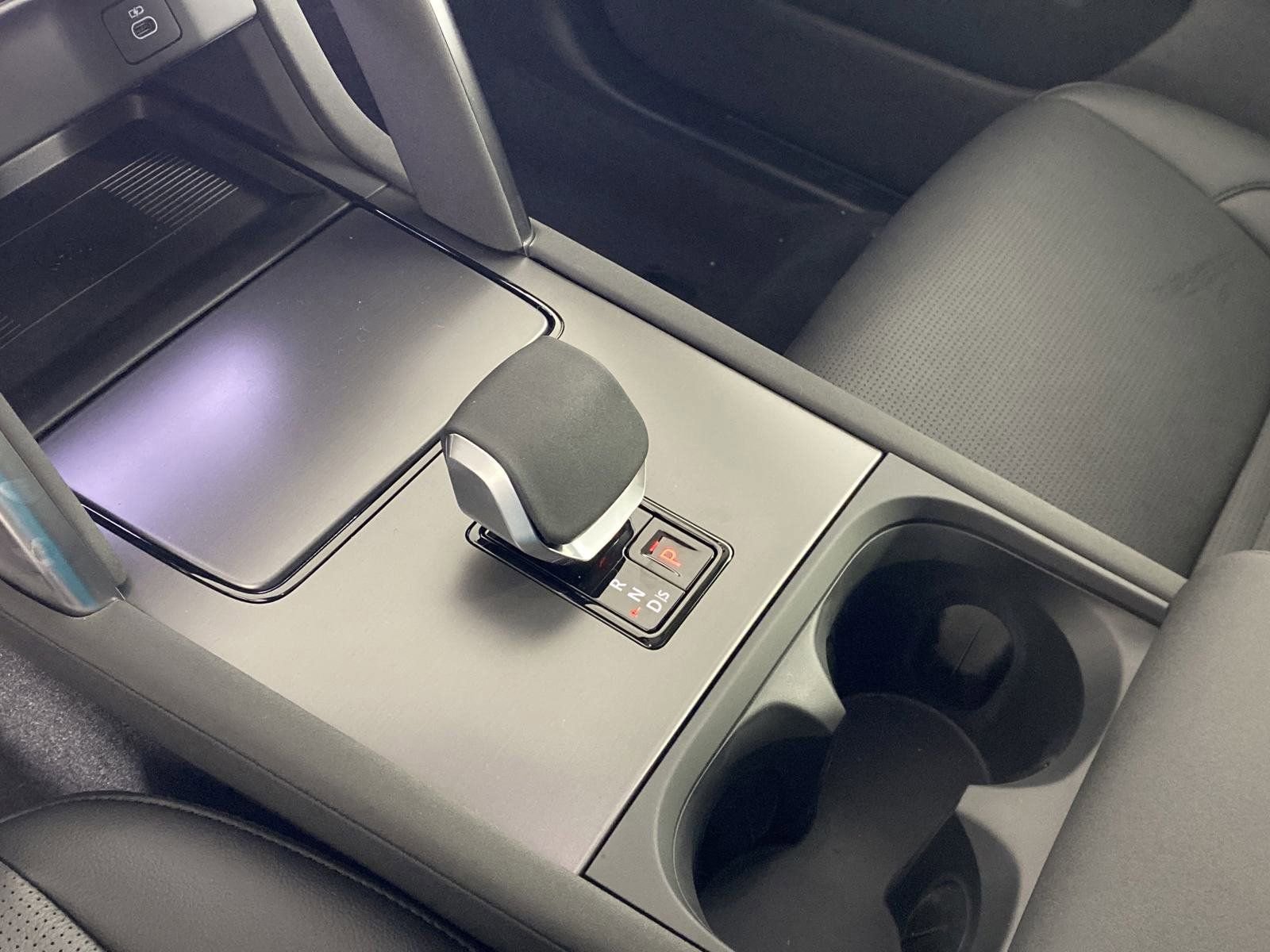 Used 2025 Land Rover Discovery Sport S image 19