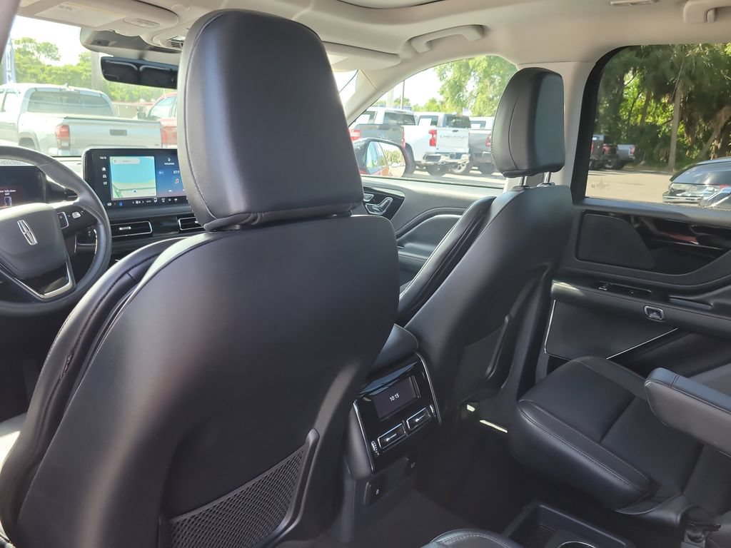 Certified 2025 Lincoln Aviator 2WD w/ Jet Appearance Package image 10
