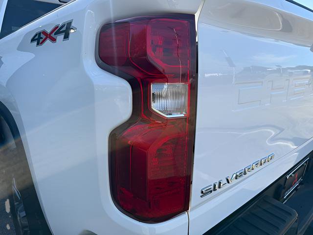 Used 2022 Chevrolet Silverado 2500 Custom w/ Custom Value Package AWD/4WD image 31