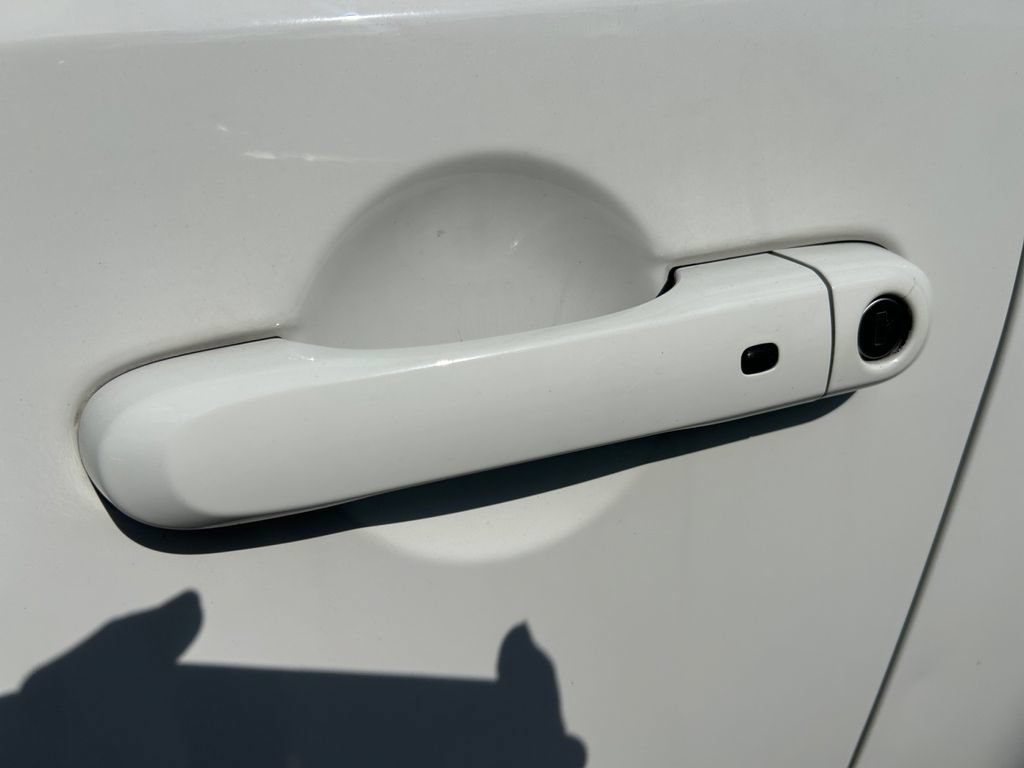 Used 2023 Jeep Renegade Latitude AWD/4WD image 22