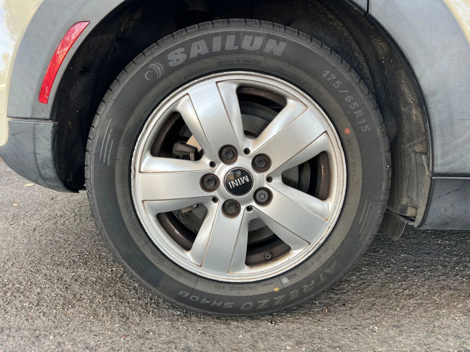 Used 2015 MINI Cooper 4-Door Hardtop image 21