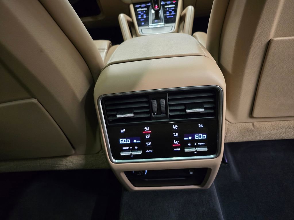 Used 2023 Porsche Cayenne image 33