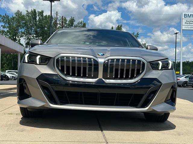 Certified 2025 BMW 530i xDrive AWD/4WD image 2
