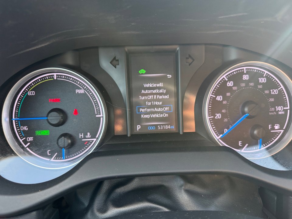 Used 2022 Toyota Venza LE image 14