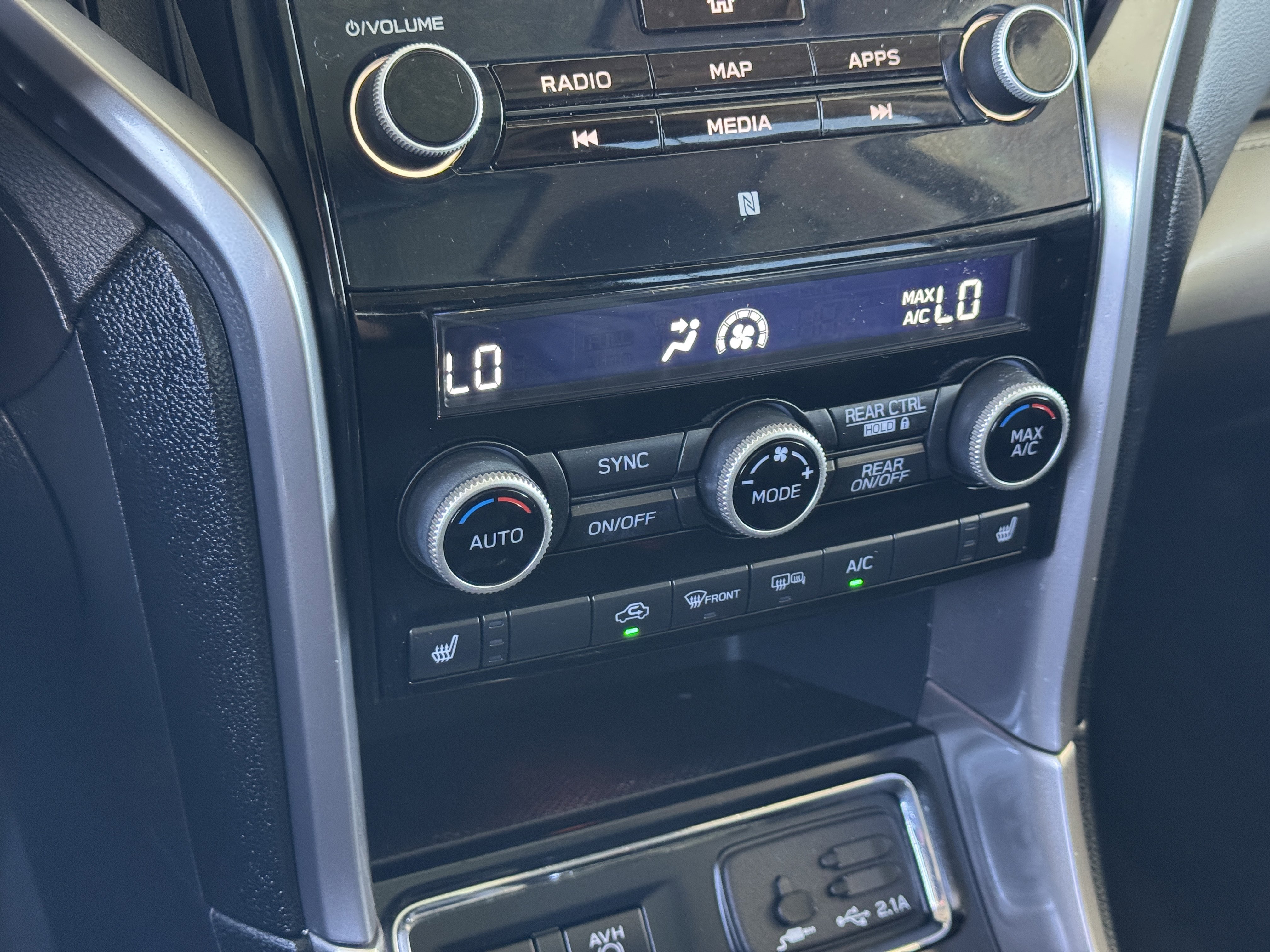 Used 2022 Subaru Ascent Limited w/ Technology Package image 29