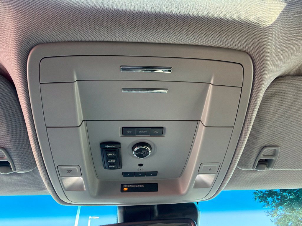 Used 2019 Chevrolet Tahoe LT w/ Luxury Package AWD/4WD image 33