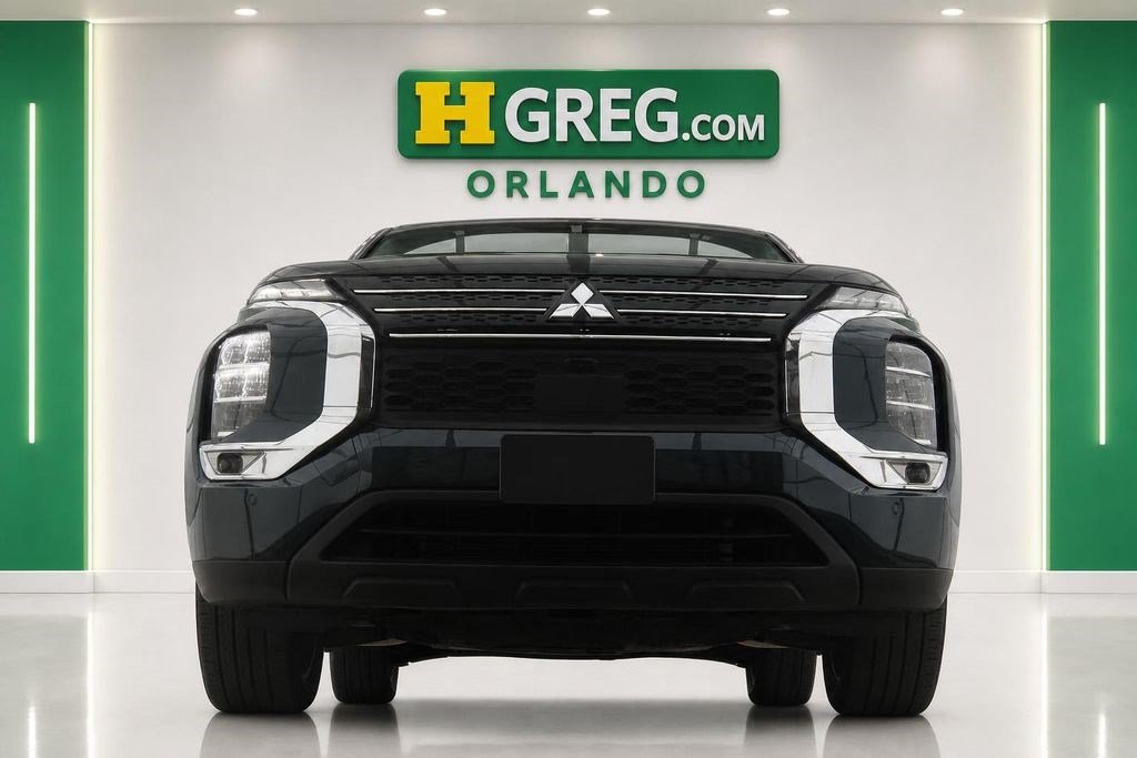 Used 2023 Mitsubishi Outlander SE FWD image 7