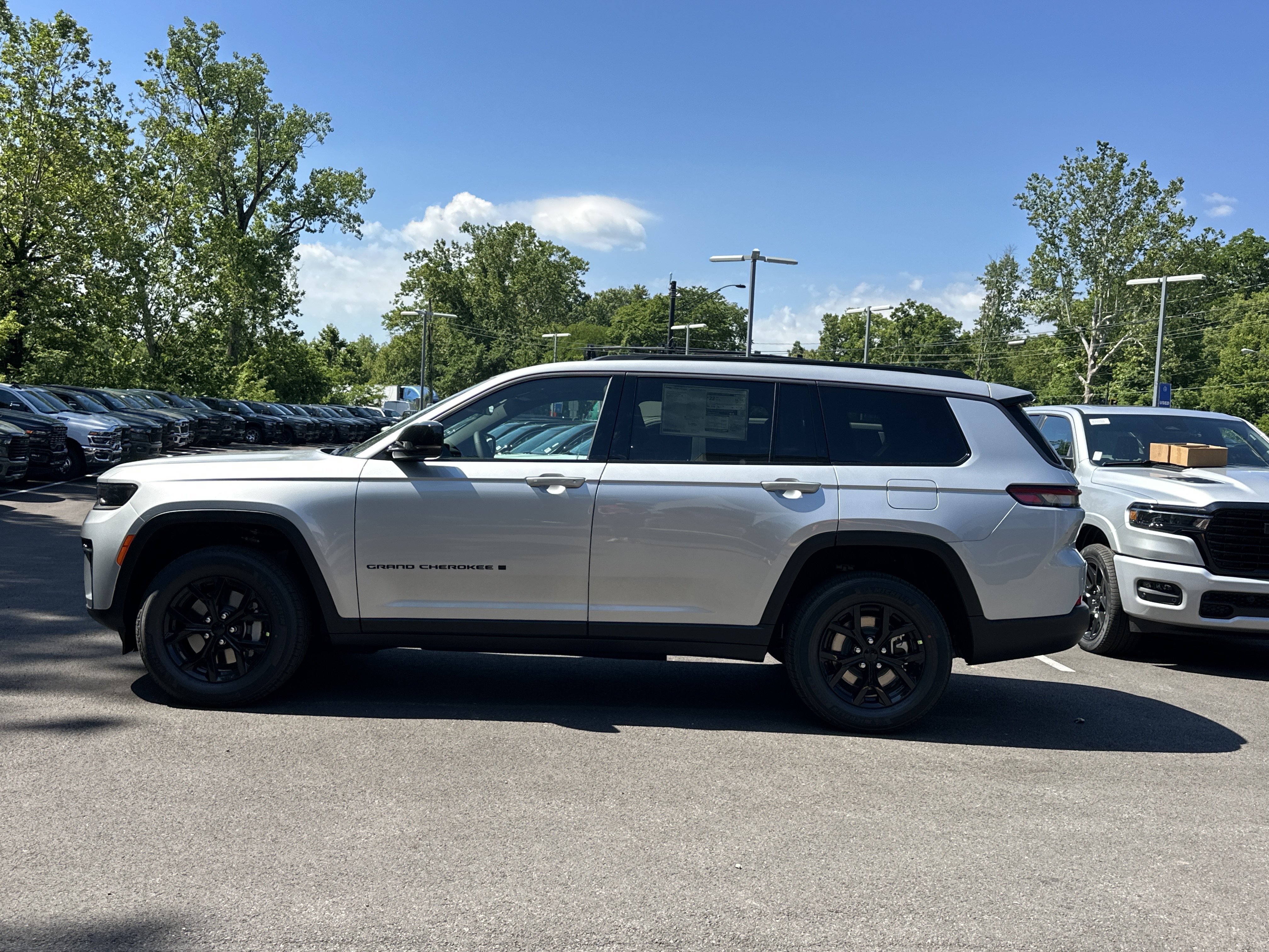 New 2026 Jeep Grand Cherokee L 4WD image 25