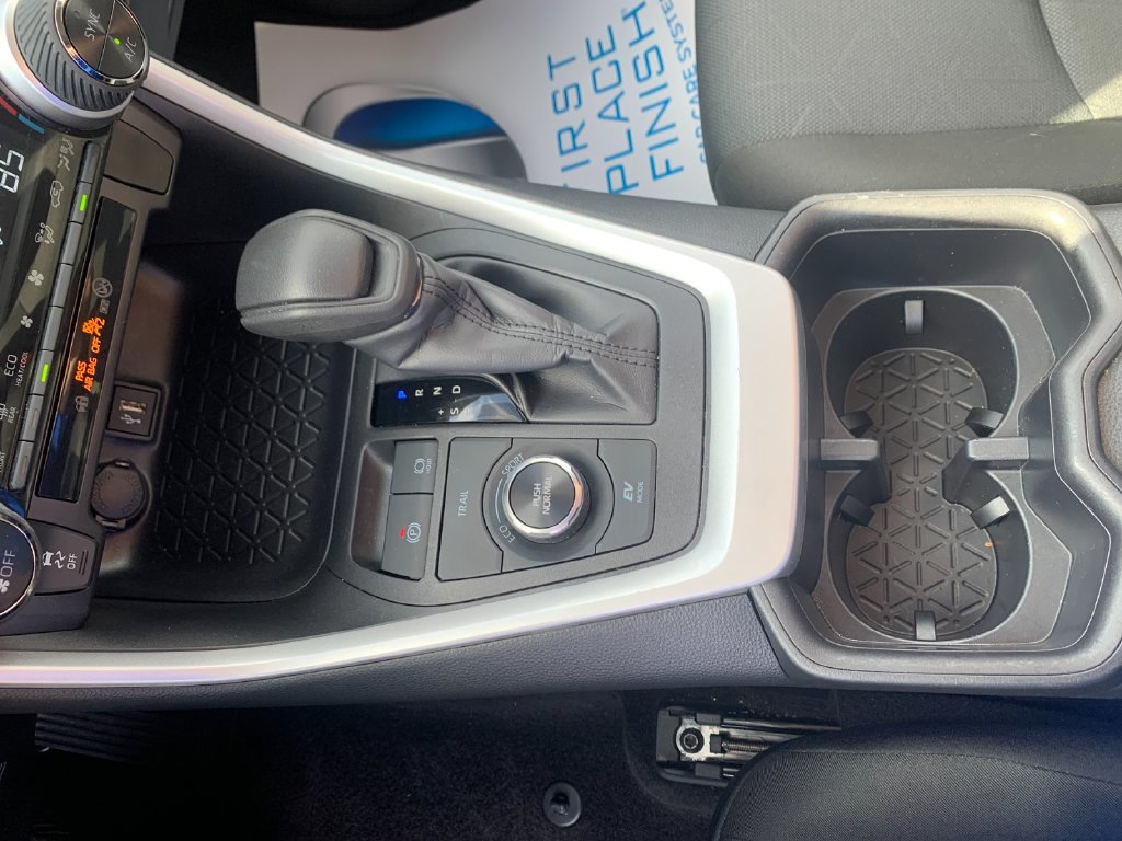 Used 2025 Toyota RAV4 XLE AWD/4WD image 24