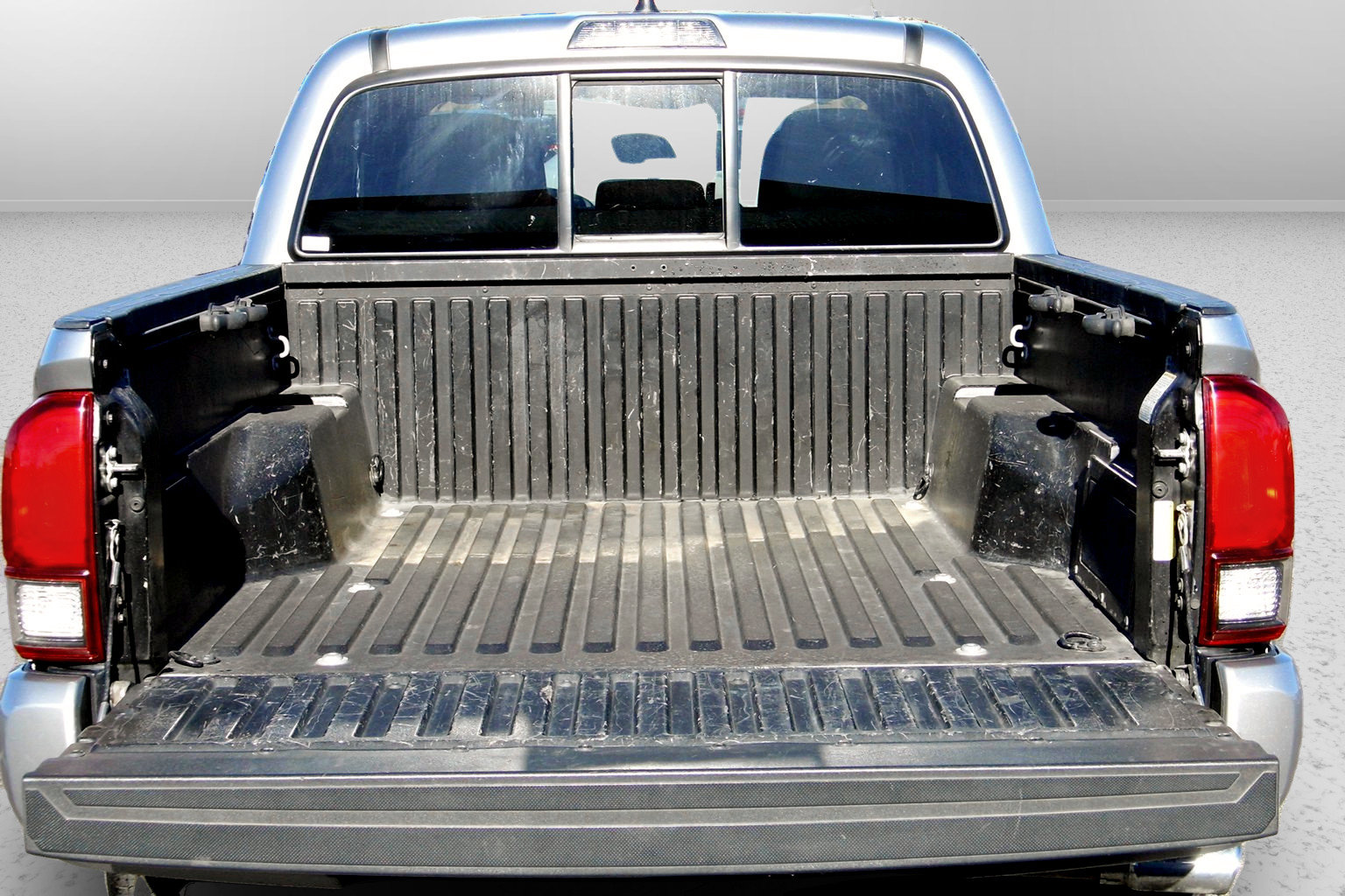 Used 2020 Toyota Tacoma SR image 27