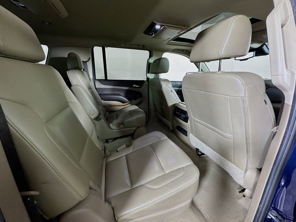 Used 2020 Chevrolet Suburban Premier AWD/4WD image 31