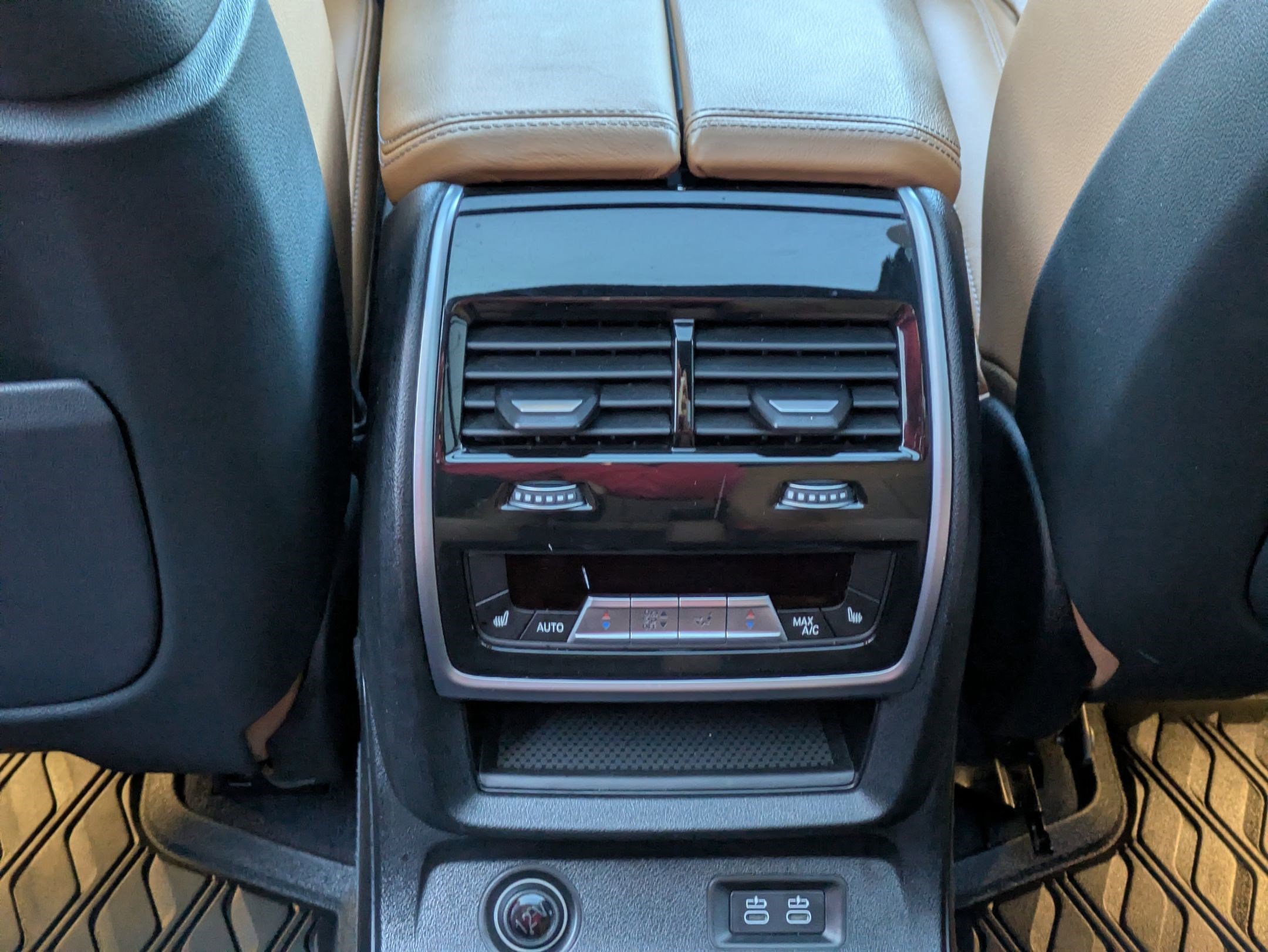 Used 2021 BMW X7 xDrive40i w/ Executive Package image 28