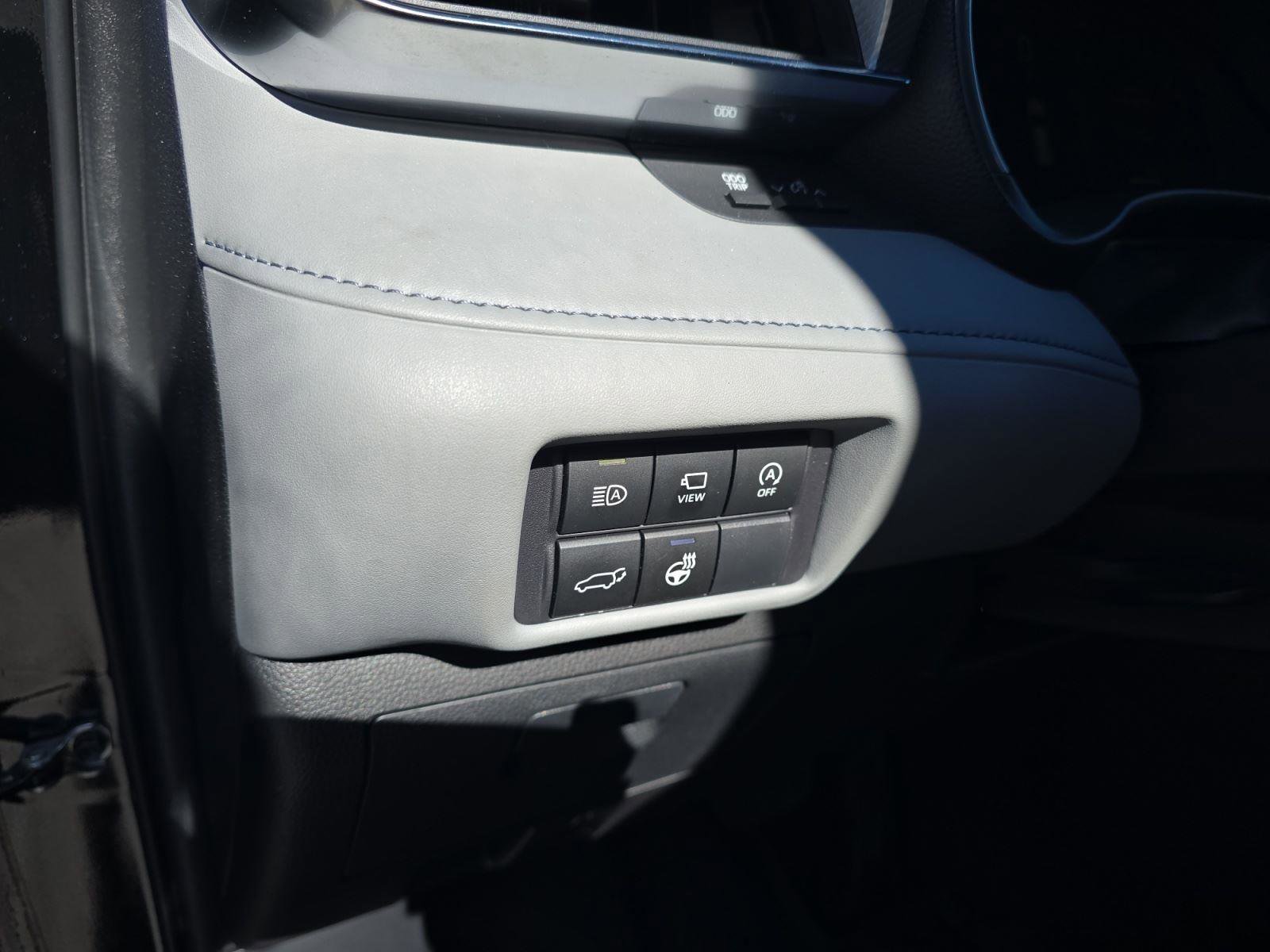 Used 2023 Toyota Highlander Platinum image 21