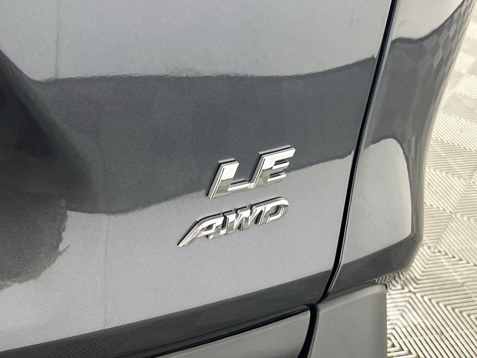 Used 2025 Toyota RAV4 LE AWD/4WD image 27