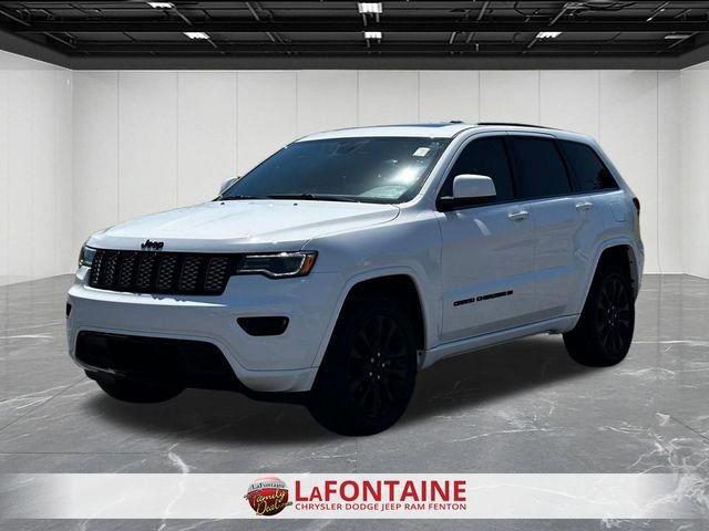 Used 2022 Jeep Grand Cherokee Laredo X AWD/4WD image 1