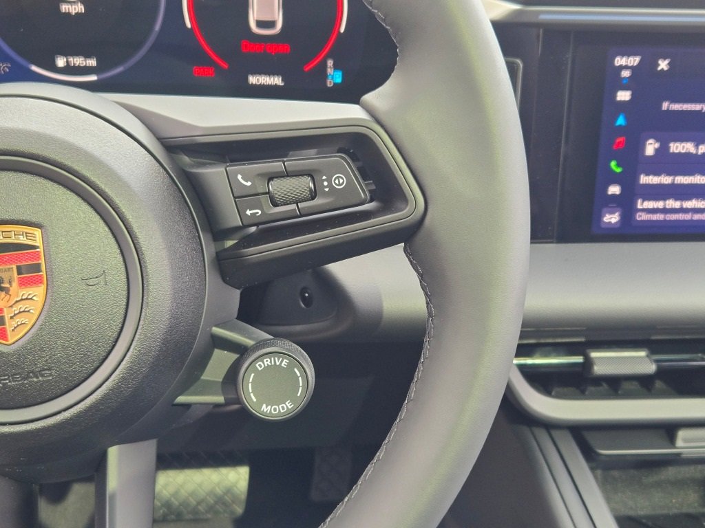 New 2025 Porsche Macan 4 Electric image 29