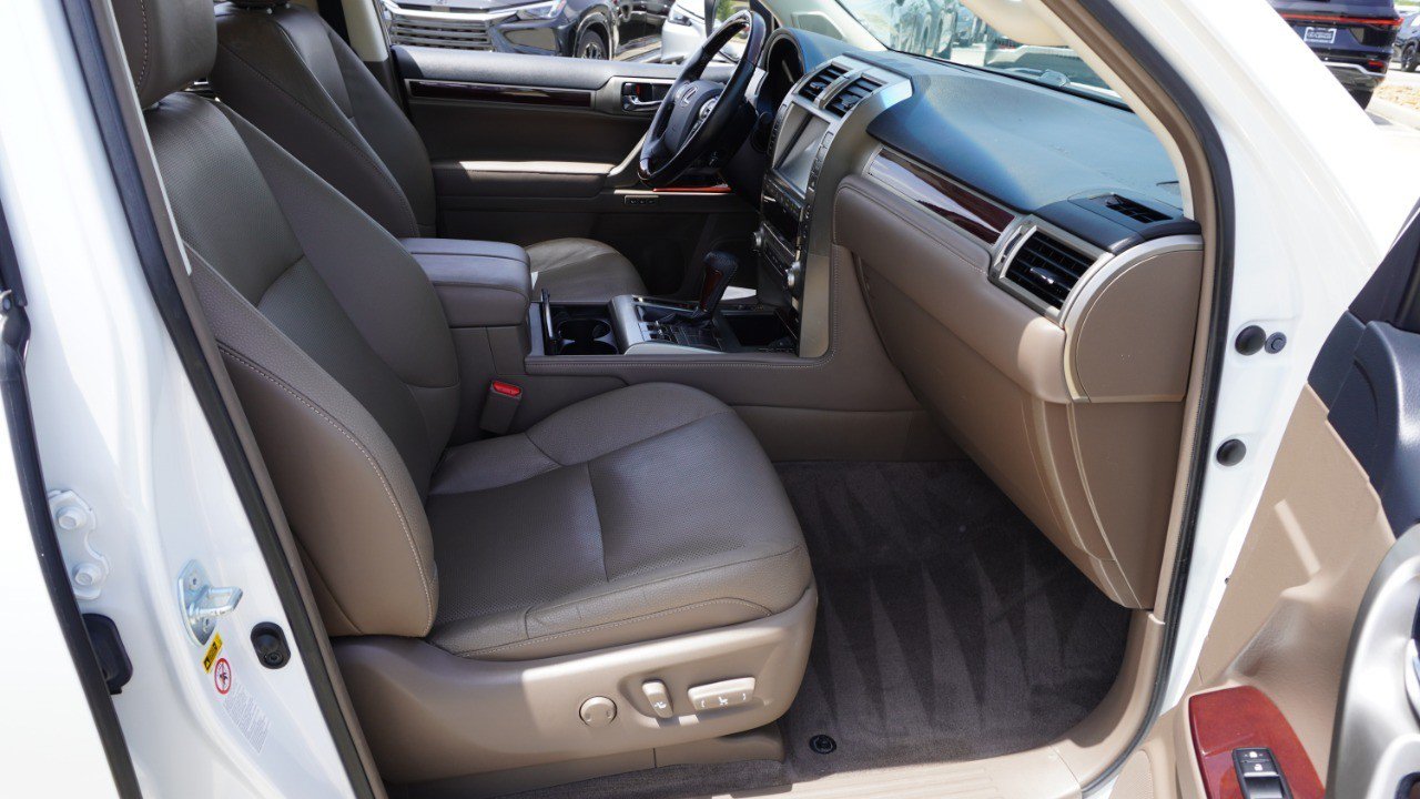 Used 2019 Lexus GX 460 Premium AWD/4WD image 14