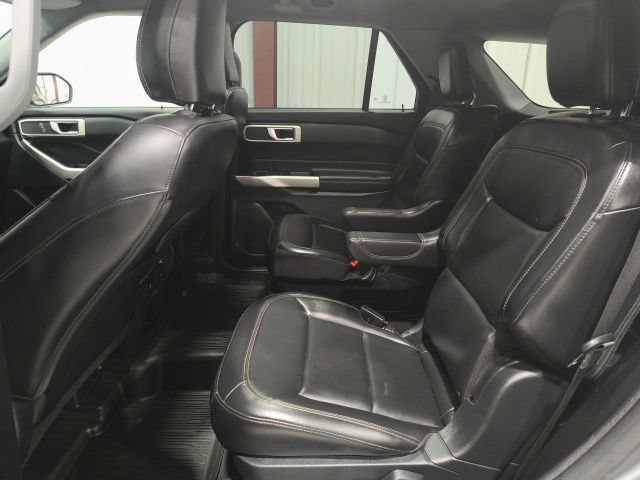 Used 2021 Ford Explorer XLT w/ Equipment Group 202A AWD/4WD image 17