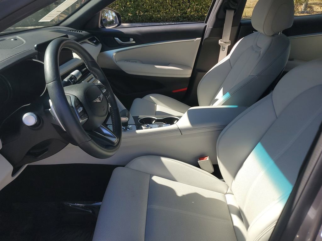 Used 2025 Genesis G70 2.5T image 25