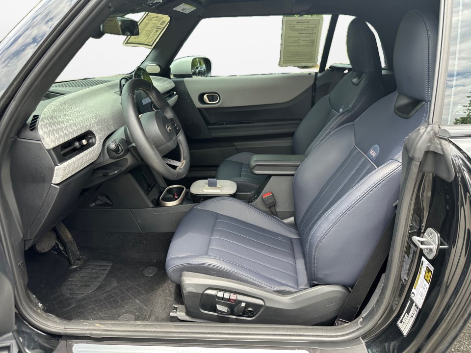 Used 2025 MINI Cooper S FWD image 11