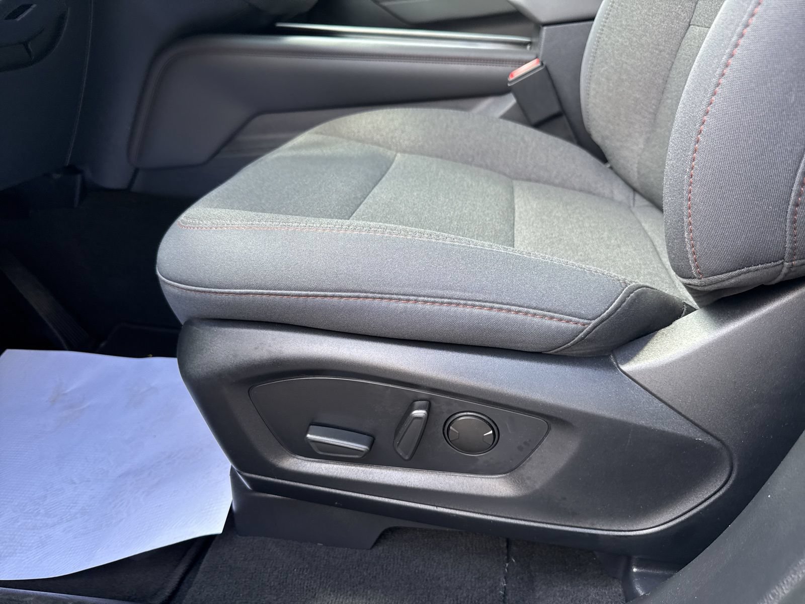 Used 2025 Ford Explorer Active AWD/4WD image 24