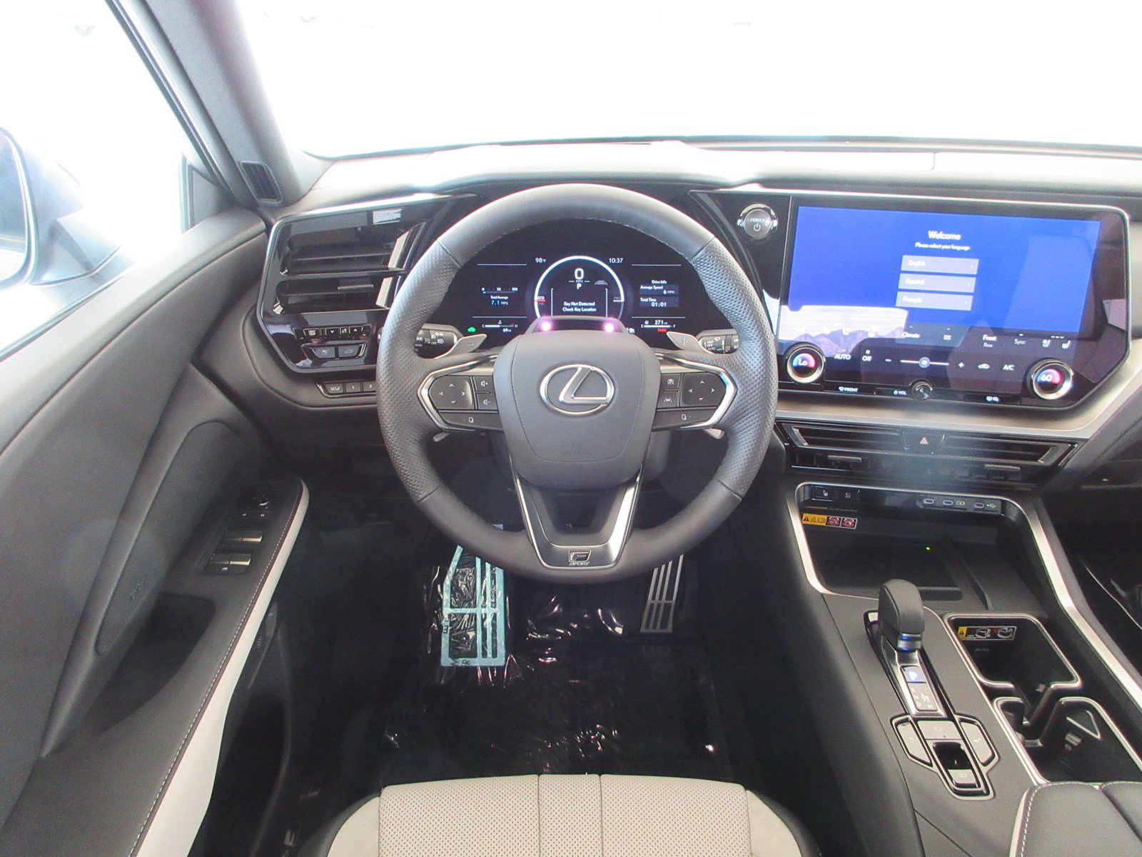 Used 2026 Lexus TX 500h AWD w/ Technology Package image 40