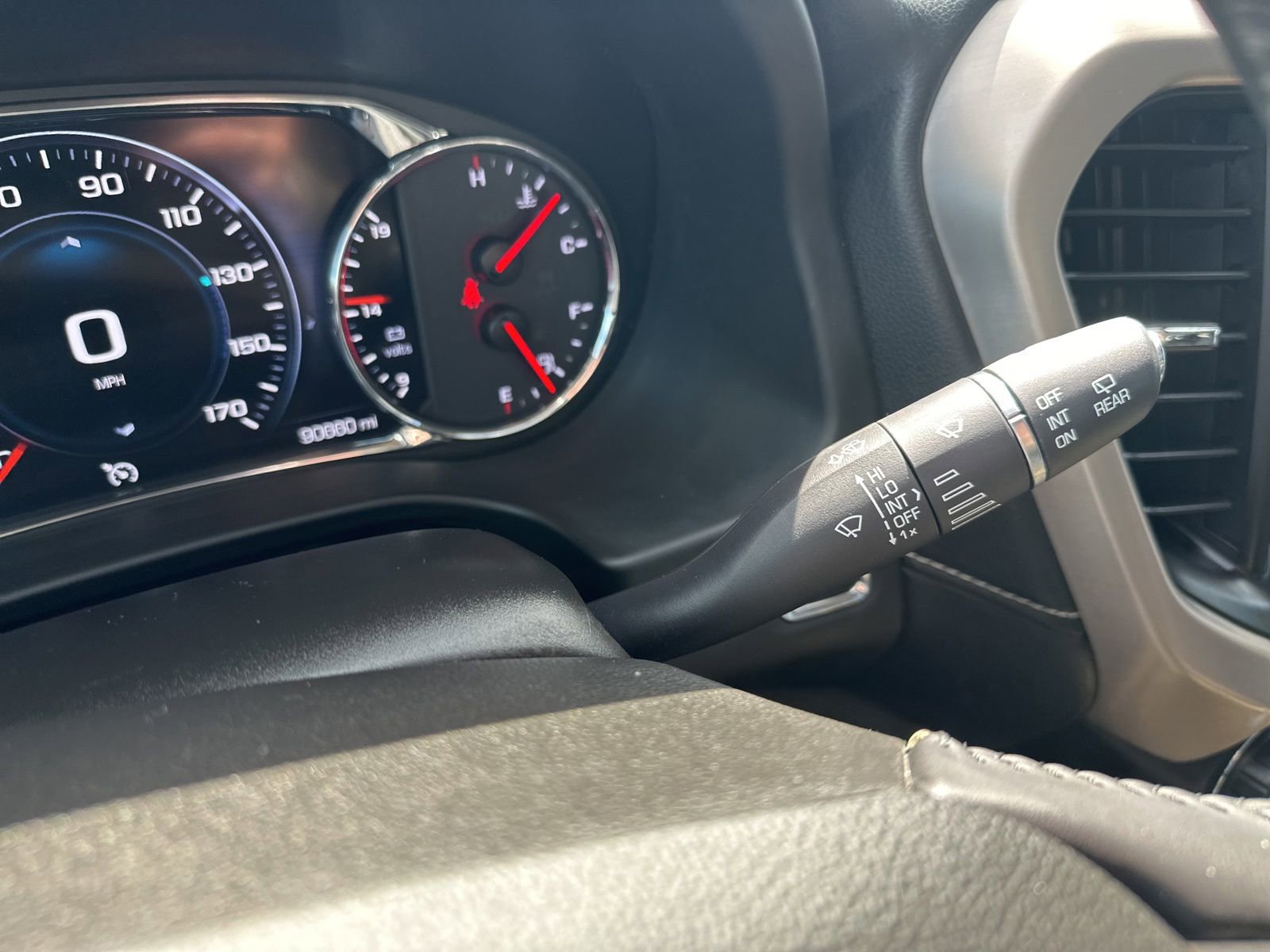 Used 2018 GMC Acadia Denali AWD/4WD image 49