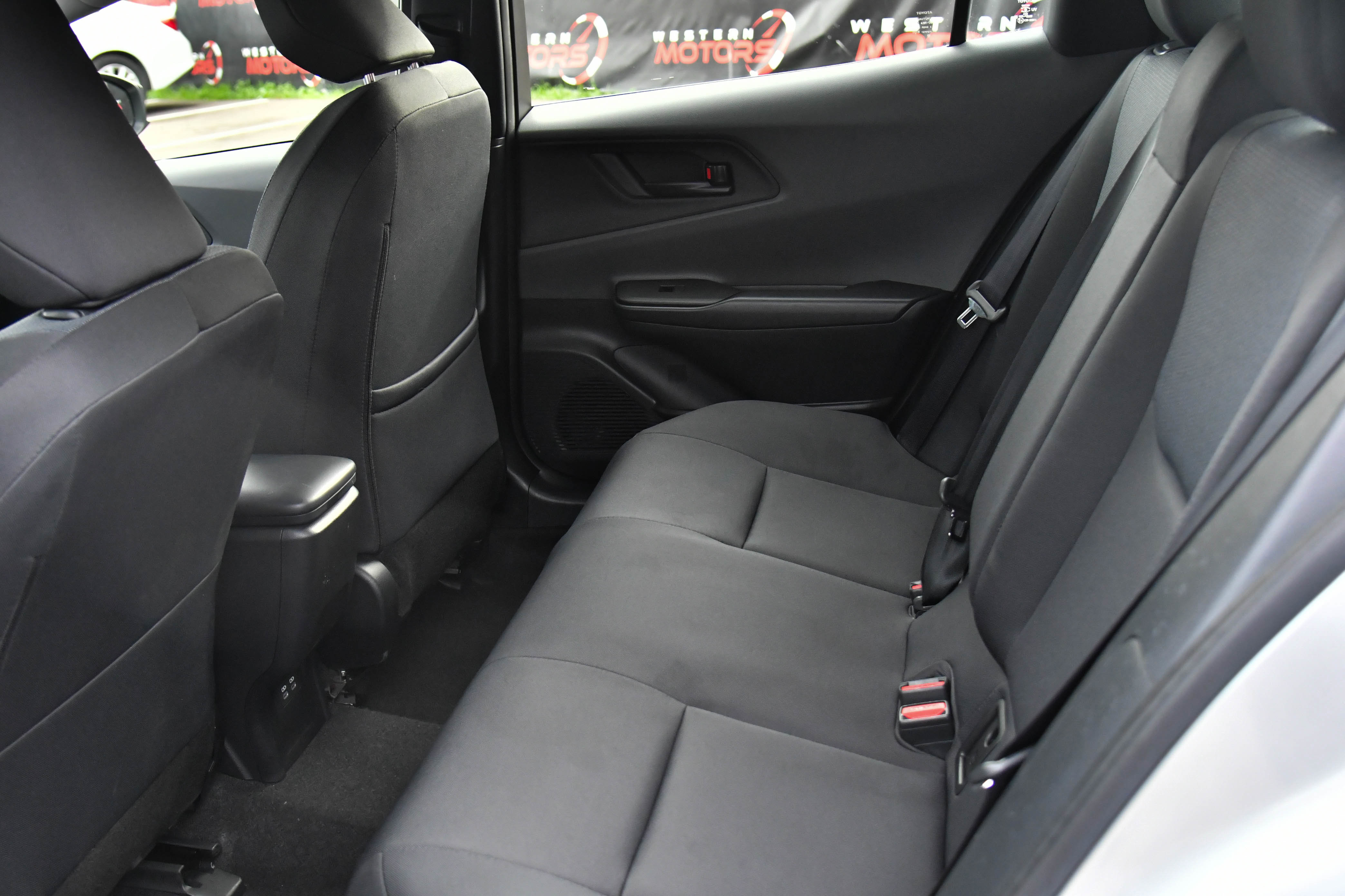 Used 2024 Toyota Prius LE image 34