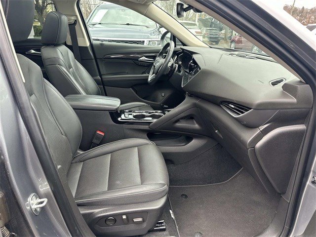 Used 2022 Buick Envision Essence w/ Technology Package I image 9