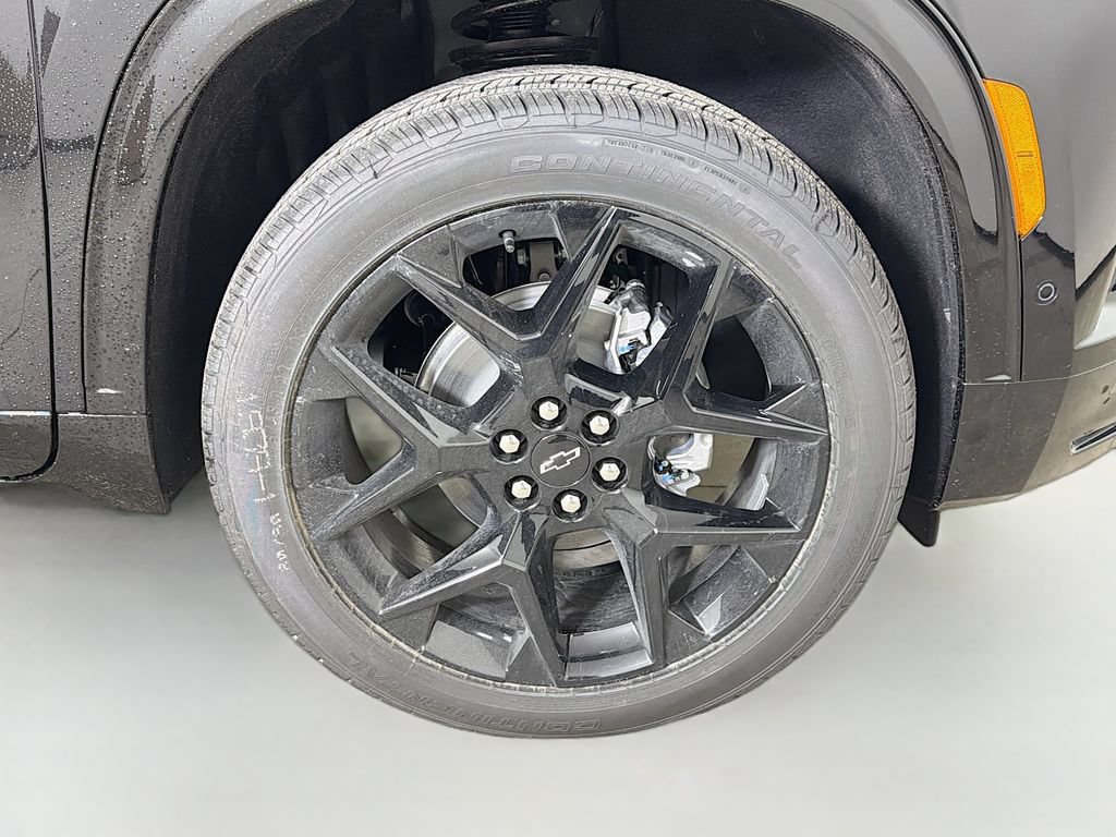 New 2026 Chevrolet Traverse RS w/ LPO, Floor Liner Package AWD/4WD image 28