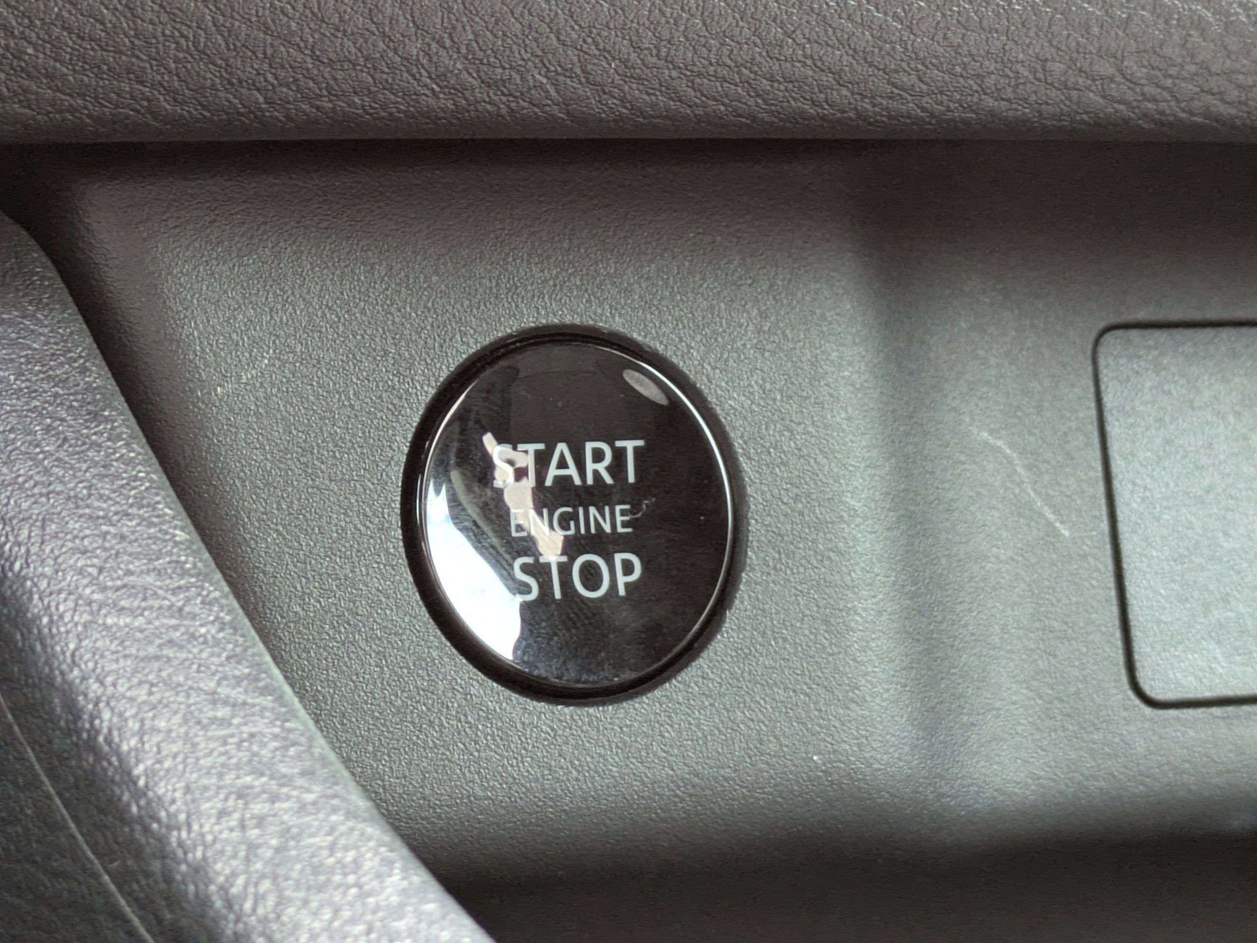 Certified 2024 Nissan Rogue SV image 31