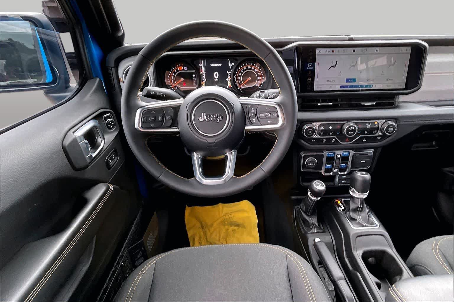Used 2024 Jeep Wrangler Unlimited Sahara AWD/4WD image 6