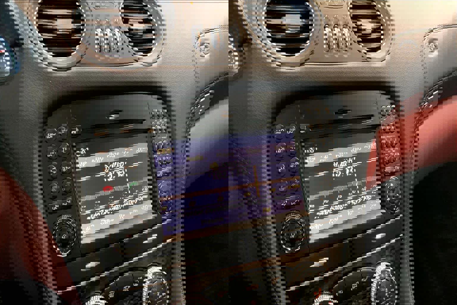 Used 2012 Mercedes-Benz SL 550 image 25