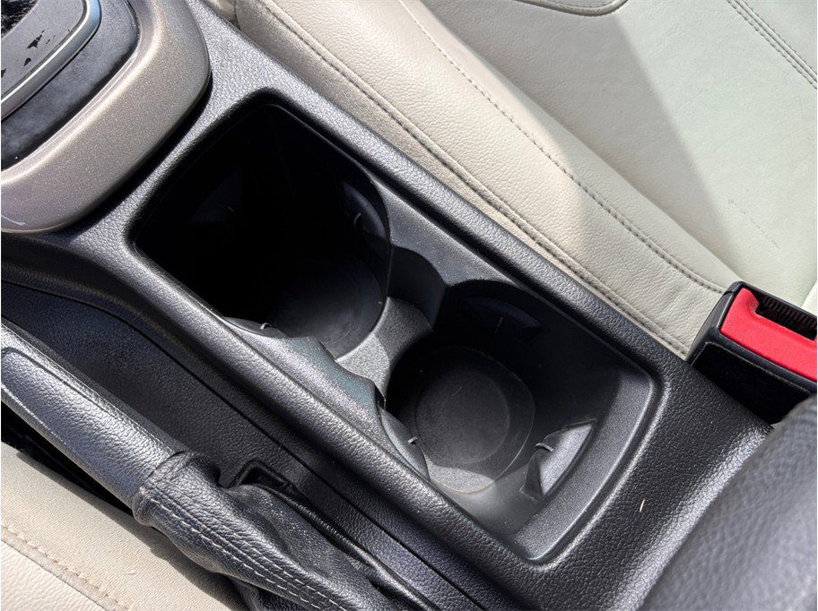 Used 2015 Ford Focus Titanium FWD image 31