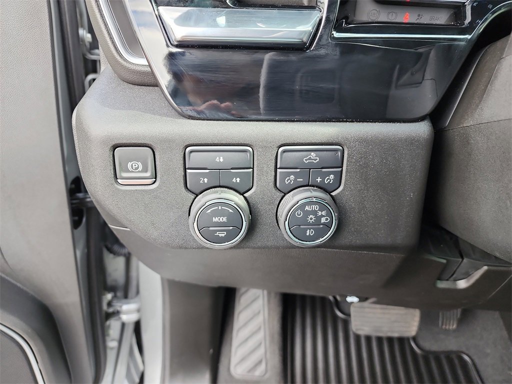 Used 2025 Chevrolet Silverado 3500 LT AWD/4WD image 25