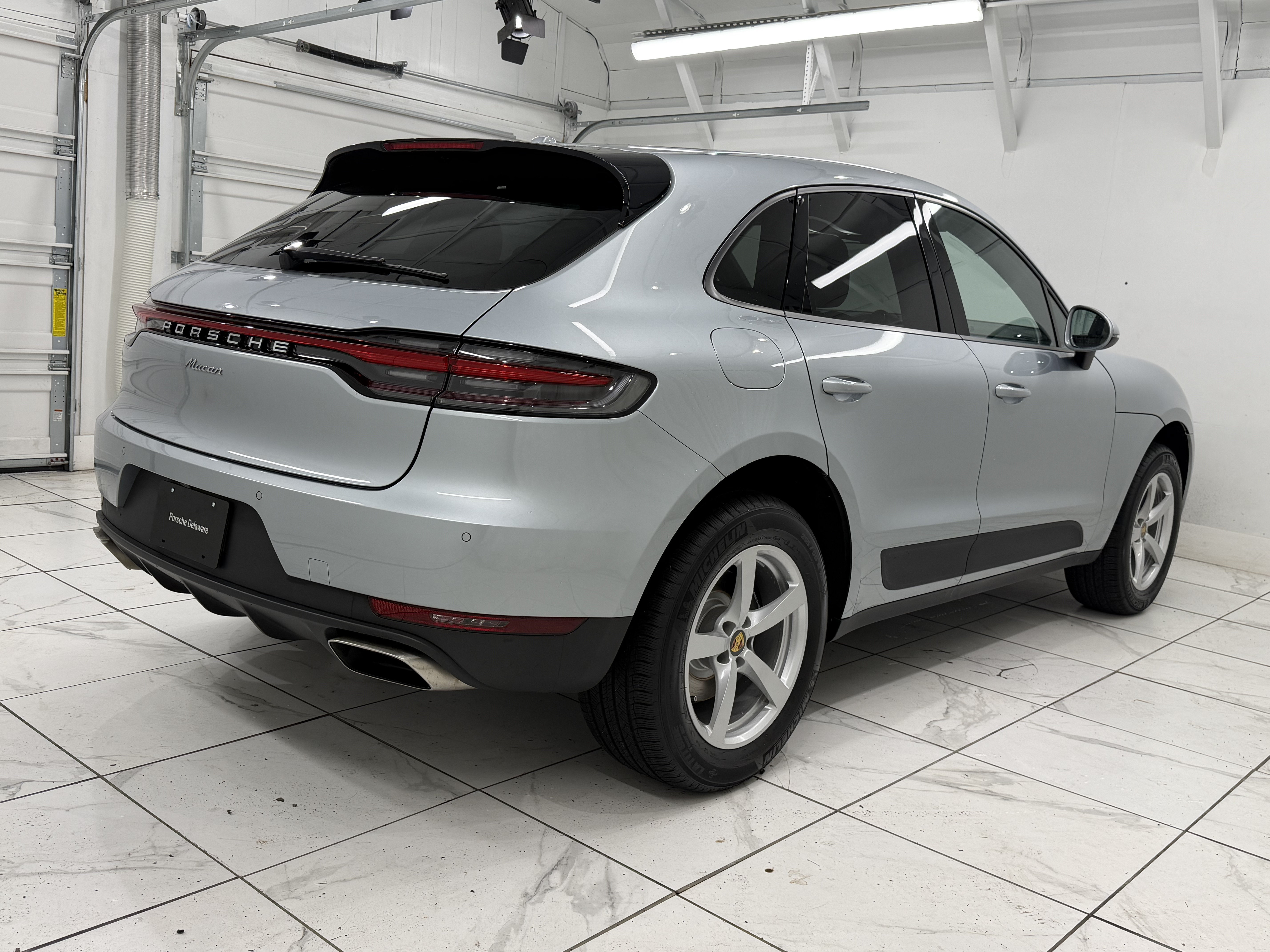 Certified 2021 Porsche Macan AWD/4WD image 11