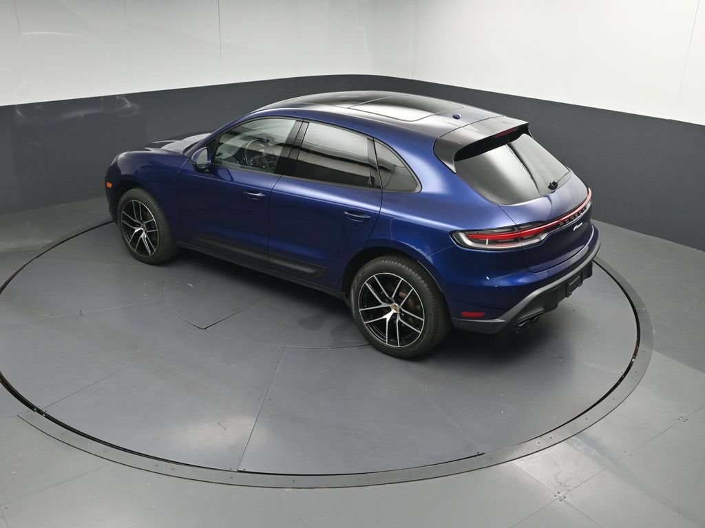Certified 2023 Porsche Macan AWD/4WD image 36