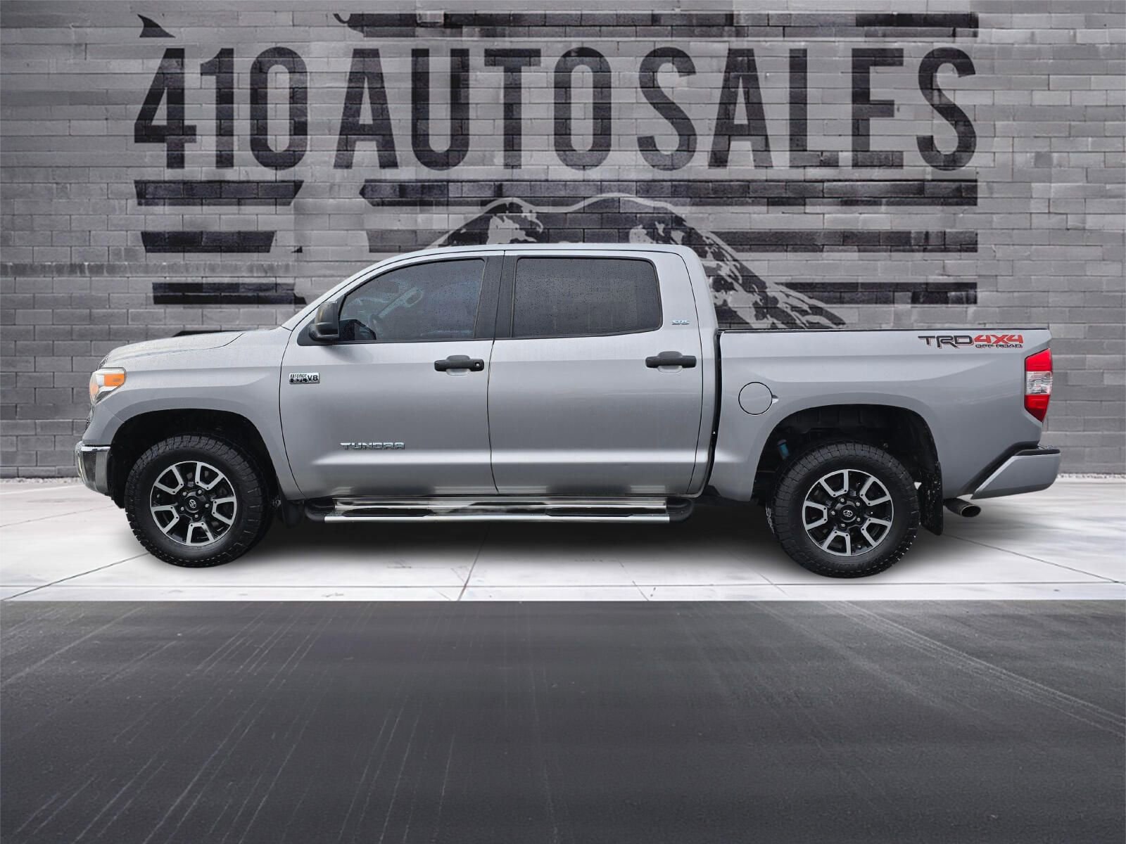 Used 2017 Toyota Tundra SR5 image 7