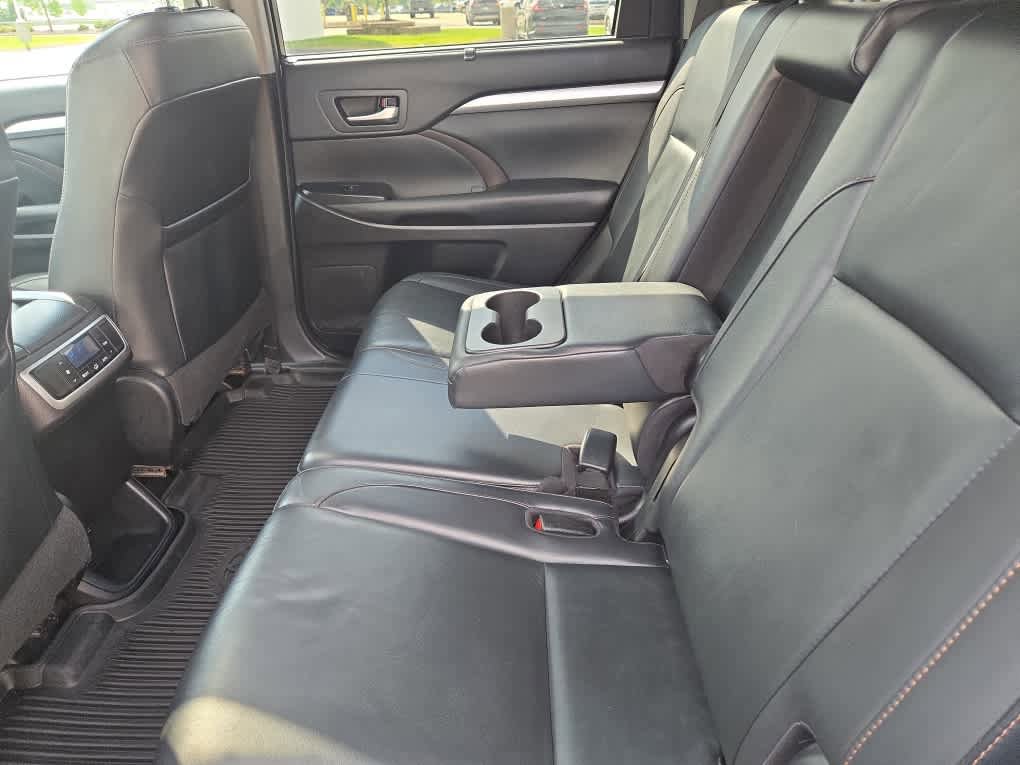 Used 2019 Toyota Highlander XLE AWD/4WD image 51