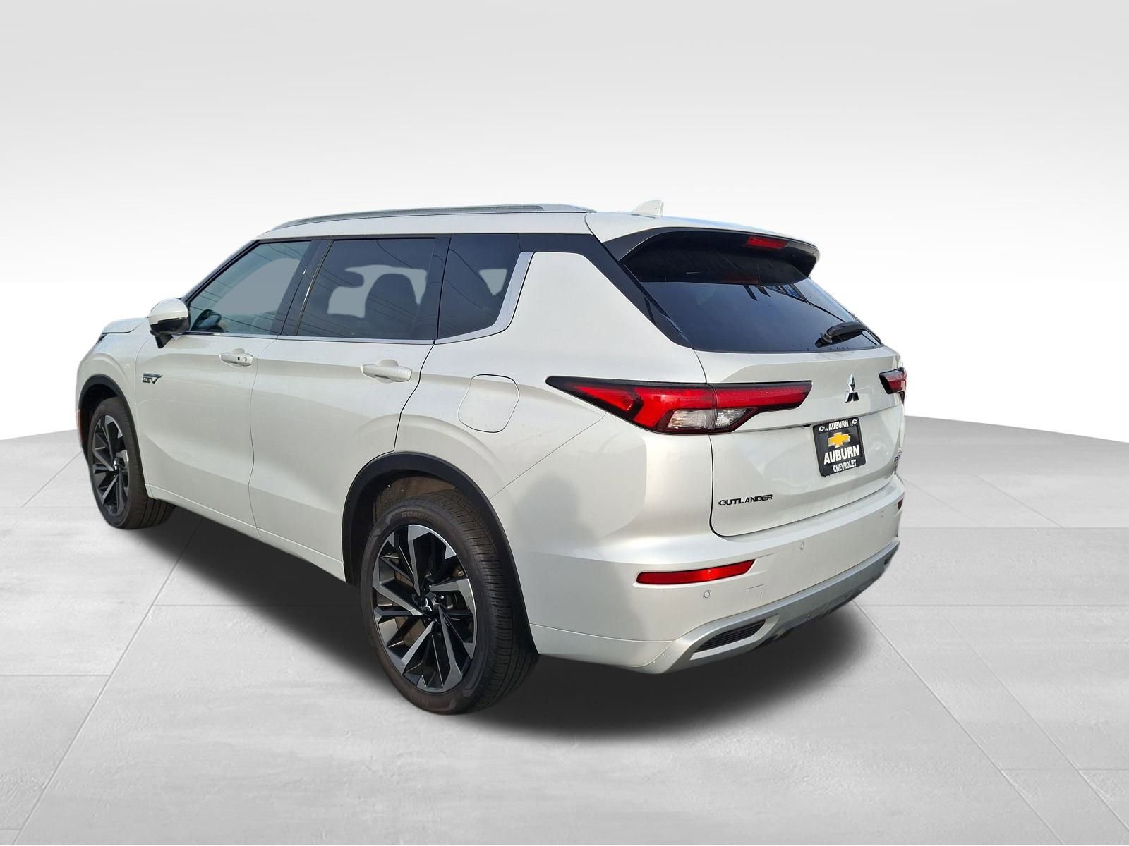 Used 2023 Mitsubishi Outlander SEL image 5