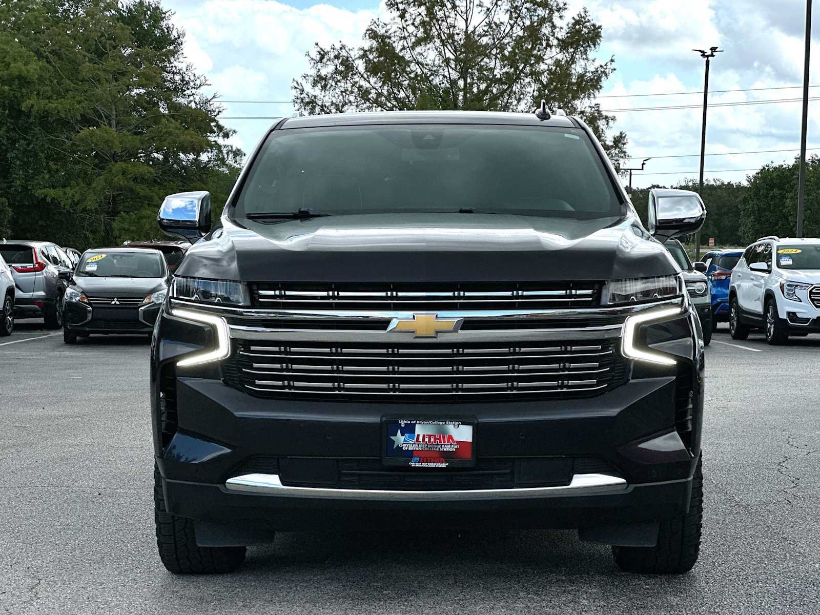 Used 2022 Chevrolet Suburban Premier AWD/4WD image 10