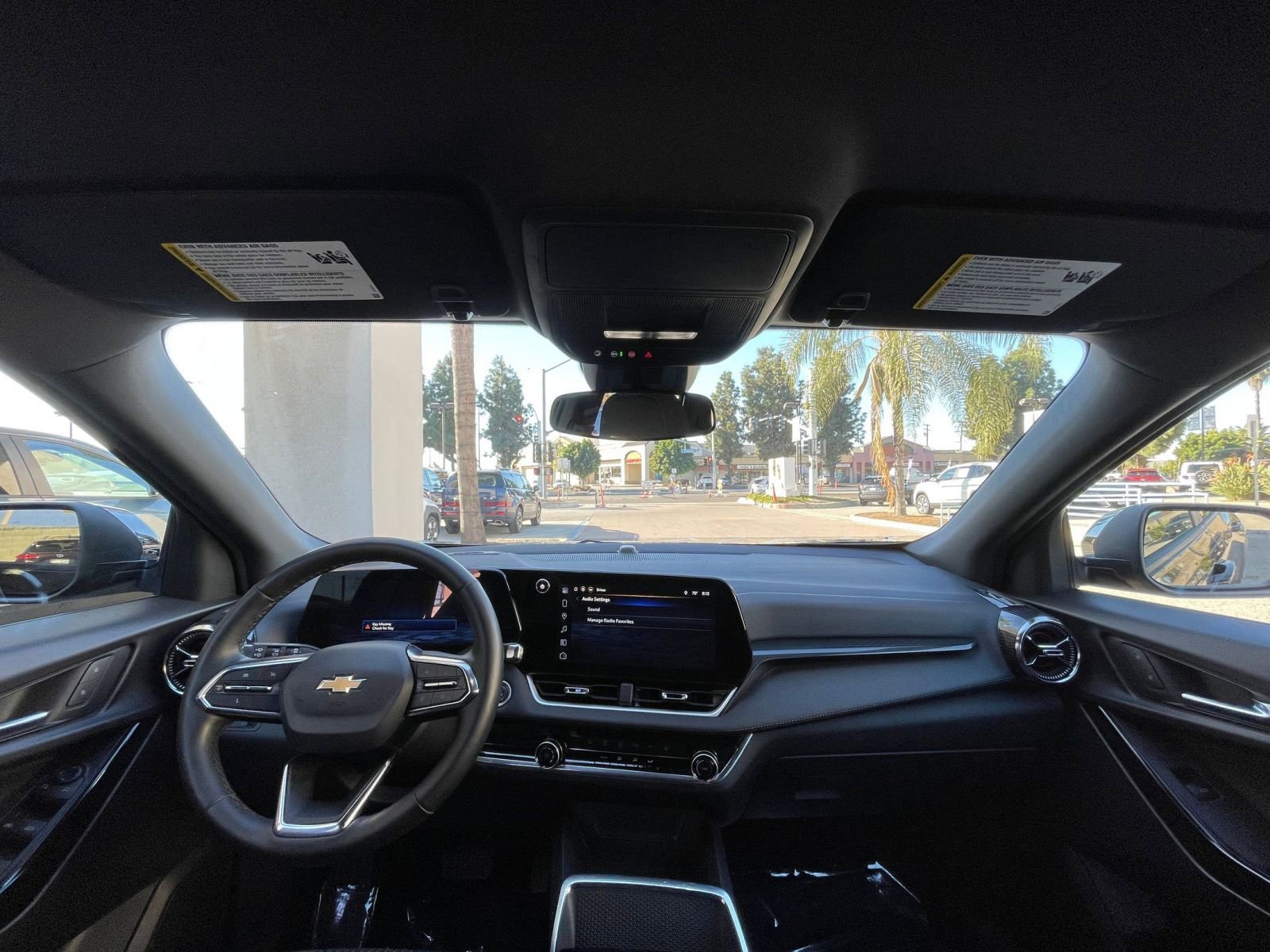 Used 2025 Chevrolet Equinox LT image 33