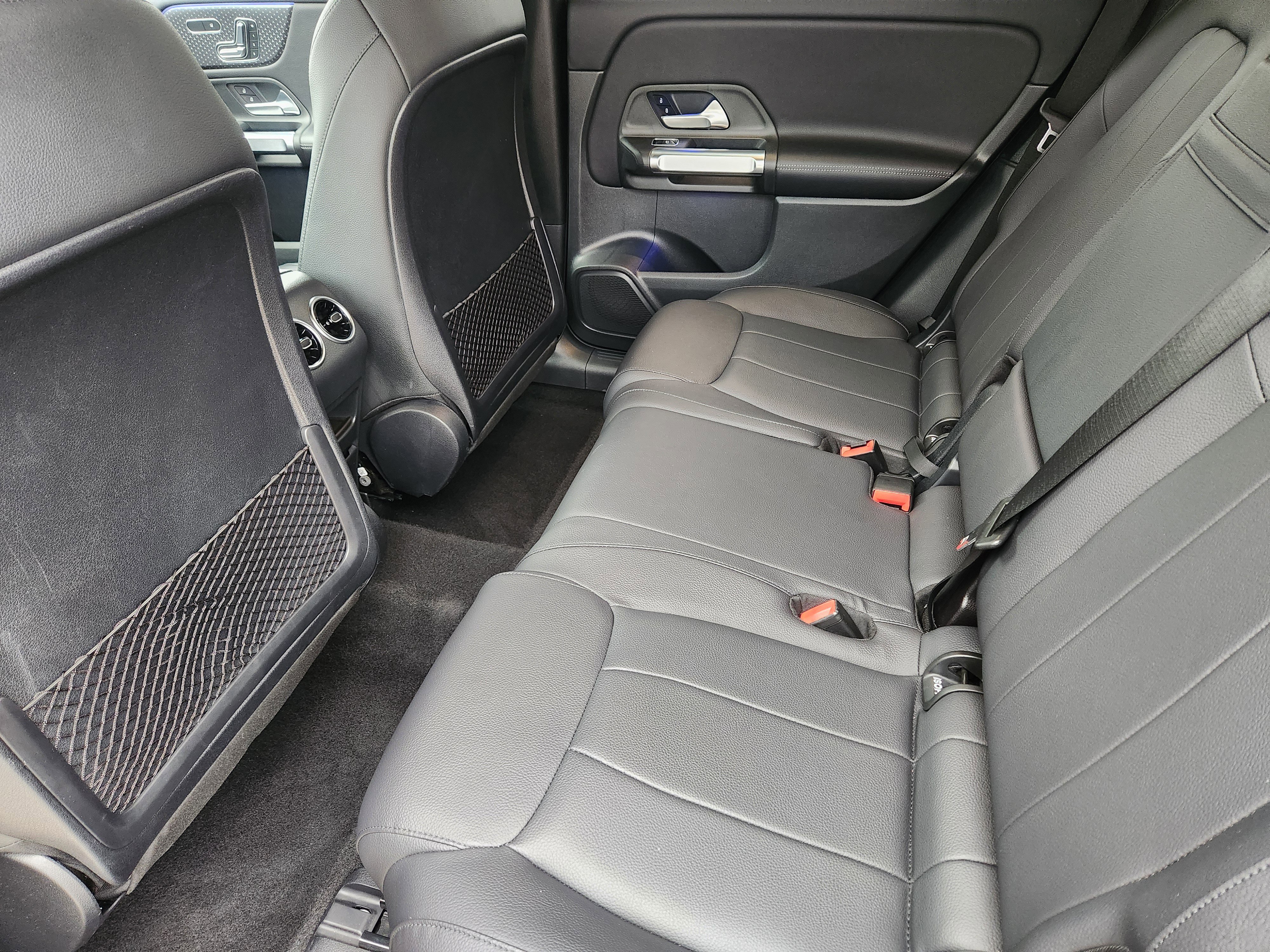 Used 2024 Mercedes-Benz GLB 250 4MATIC image 30