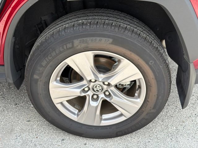 Used 2025 Toyota RAV4 XLE FWD image 15