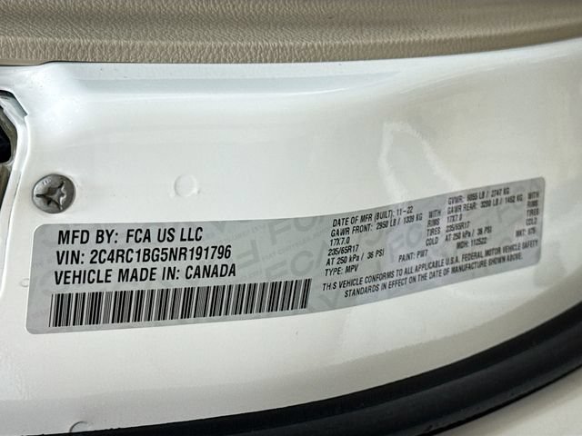 Used 2022 Chrysler Pacifica Touring-L FWD image 28