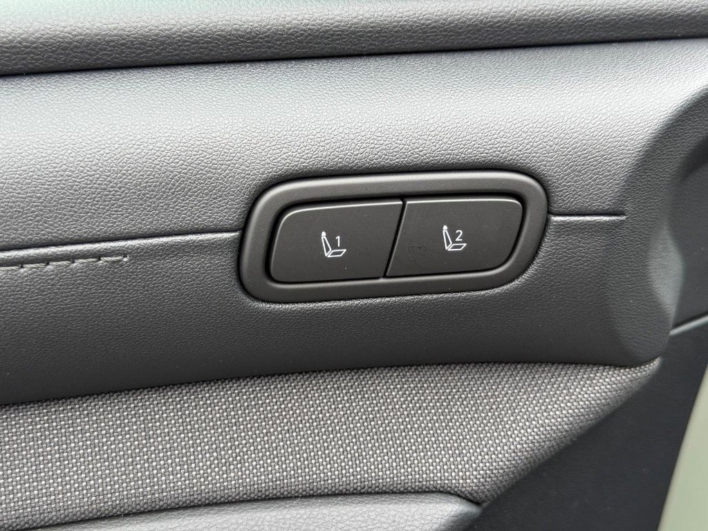 New 2025 Hyundai Santa Cruz Limited image 17